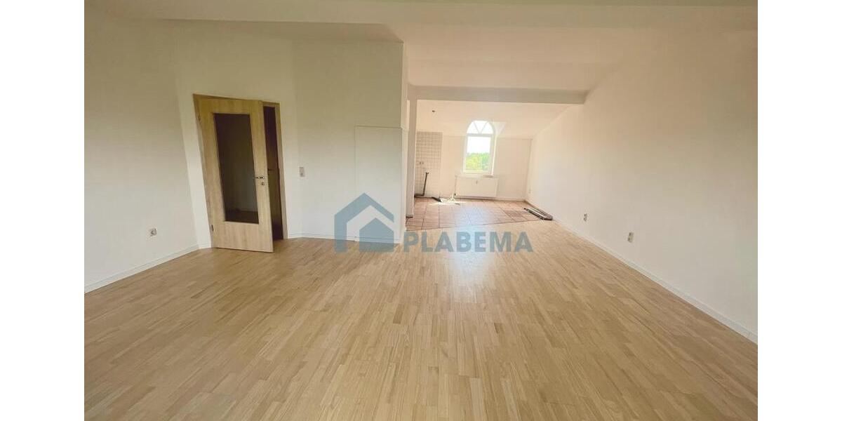 Dachgeschoßwohnung Schwerin - 4 Zimmer, 105 m&sup2;, 1.417&euro; | Angebot:26645278