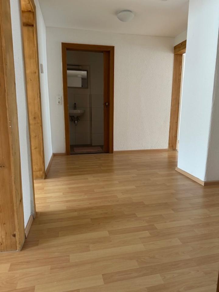 Großzügiges Haus mit Garten und Balkon