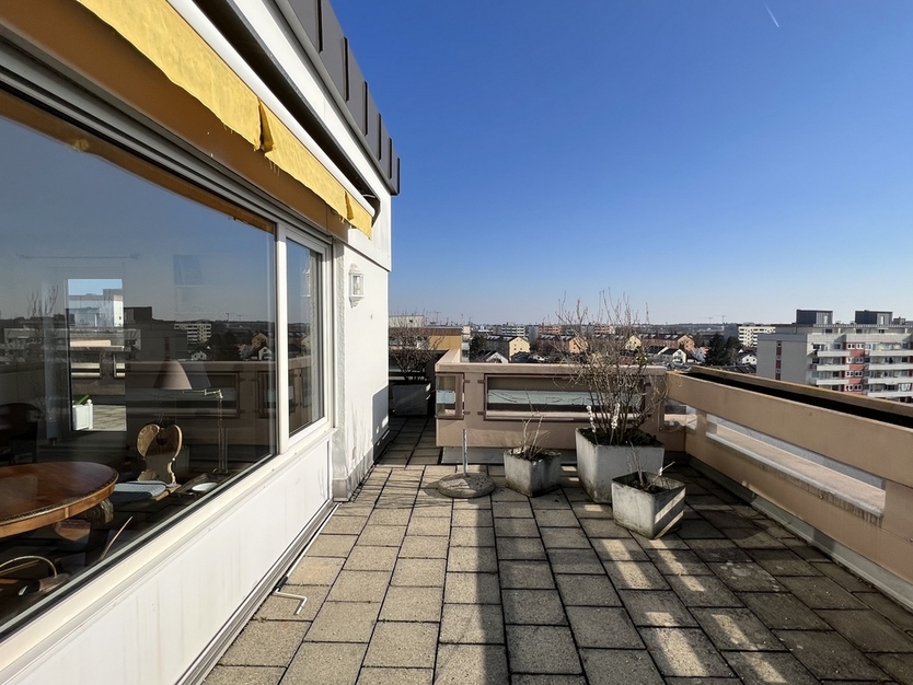 Sonnige Dachterrassenwohnung mit Alpenblick 2 zimmer