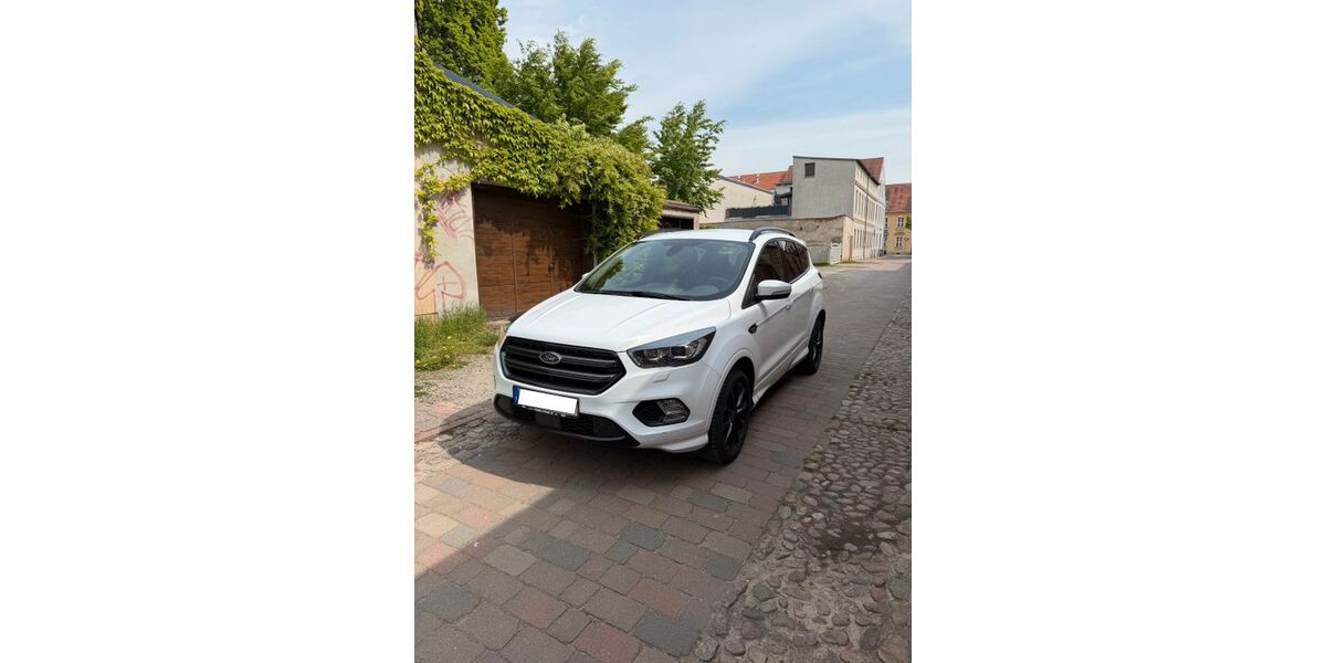 Ford Kuga 134.000 km 10.950 &euro; Neuruppin 16816