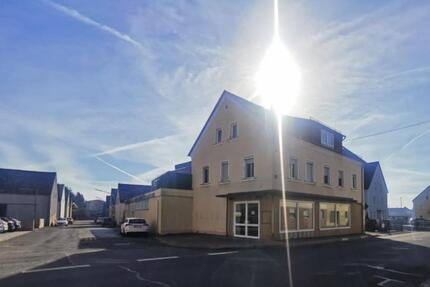 Wohn- und Geschäftshaus in zentraler Lage von Pressath 8 zimmer