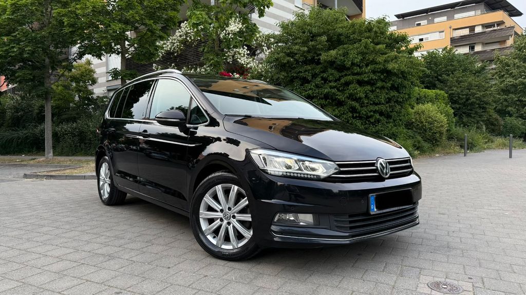 VW Touran 280.113 km 9.900 &euro; Frankfurt am Main 60486