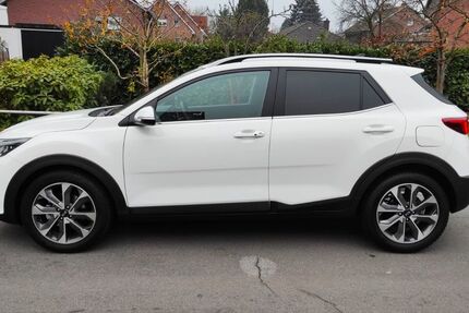 Kia Stonic 79.990 km 14.950 &euro; Ibbenbüren 49477