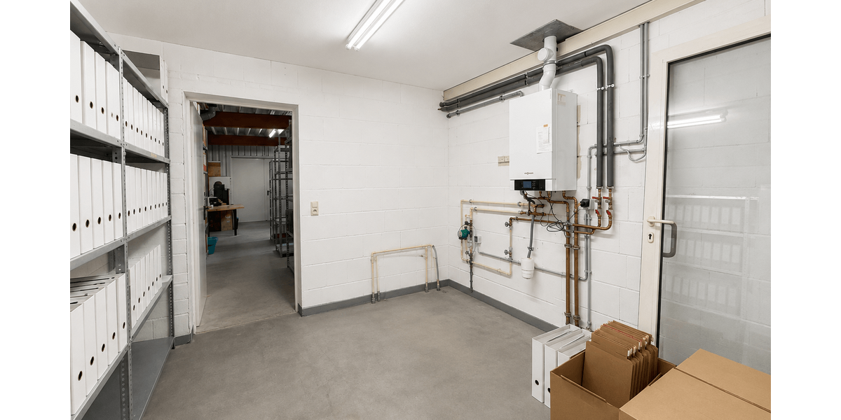 Renditeobjekt im Gewerbegebiet: Büro, kleines Lager und Wohnen mit PV-Anlage auf ca. 2.438 m² - Gewerbeobjekt Bad Oeynhausen Dehme | Angebot:27333800
