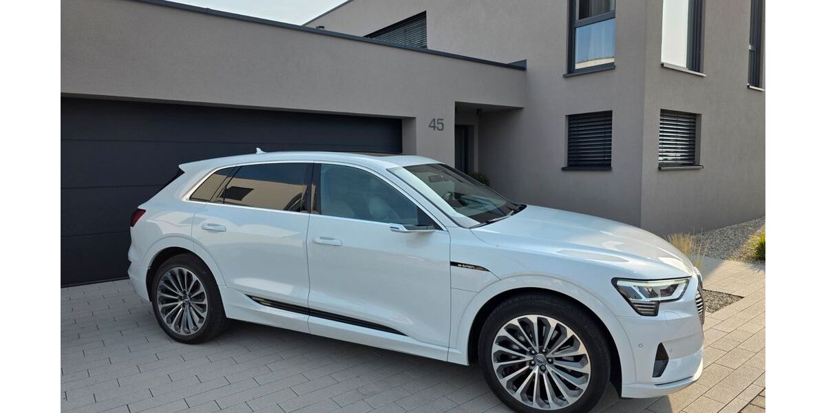 Audi e-tron 67.900 km 32.500 € Würzburg 97082