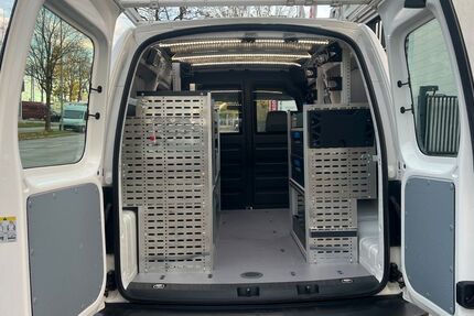 VW Caddy Maxi 124.572 km 16.950 € München 81825