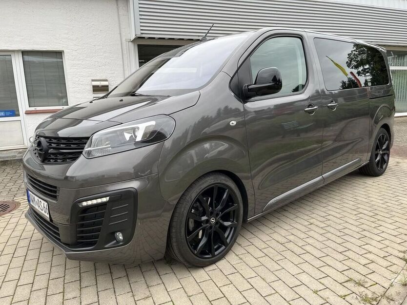 Zafira Life