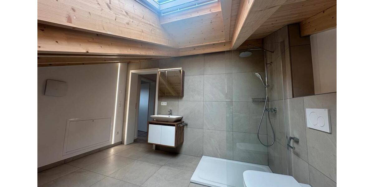 Etagenwohnung Deggendorf - 4 Zimmer, 120 m&sup2;, 1.395&euro; | Angebot:26416868