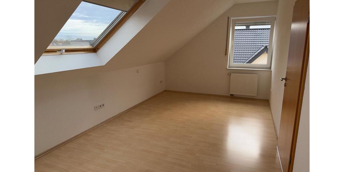 Dachgeschoßwohnung Schloß Holte-Stukenbrock Stukenbrock - 3 Zimmer, 82 m&sup2;, 249.000&euro; | Angebot:23190968