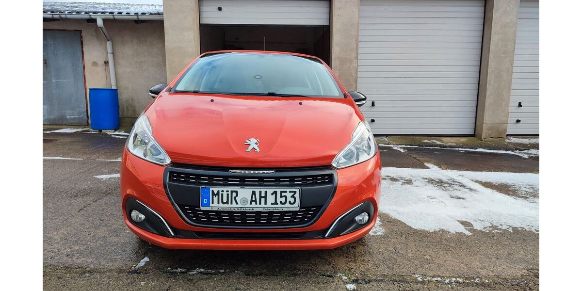 Peugeot 208 96.000 km 5.550 &euro; Röbel 17207