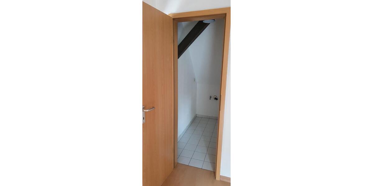 Dachgeschoßwohnung Cottbus Spremberger Vorstadt - 4 Zimmer, 90 m&sup2;, 738&euro; | Angebot:26233438