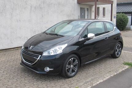 Peugeot 208 142.000 km 4.900 &euro; Alsdorf 52477