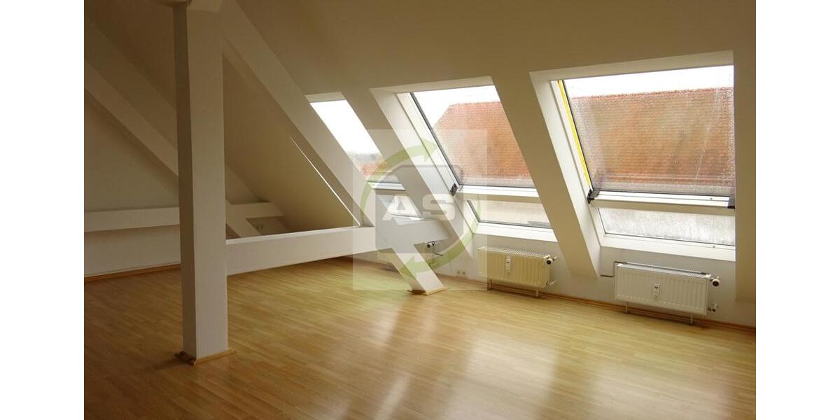 Dachgeschoßwohnung Zwickau - 2 Zimmer, 58 m&sup2;, 349&euro; | Angebot:24877898