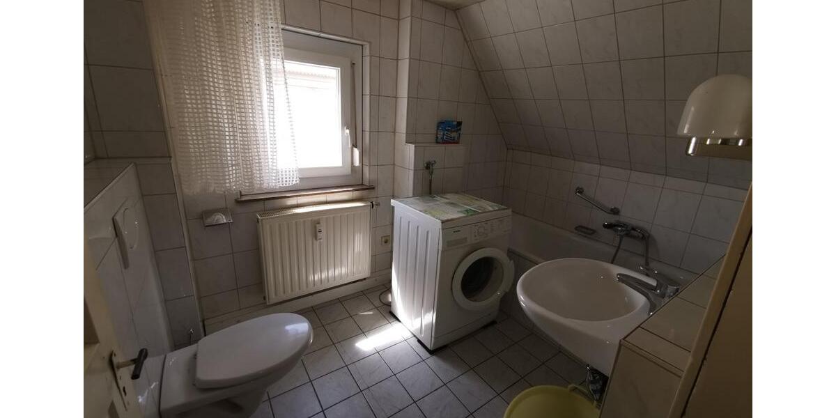 1 Zimmer möbliert, 1 Bad mit Wanne u. Waschmaschine 1 zimmer