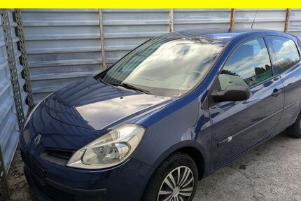 Renault Clio 149.795 km 1.350 &euro; Lübeck 23556