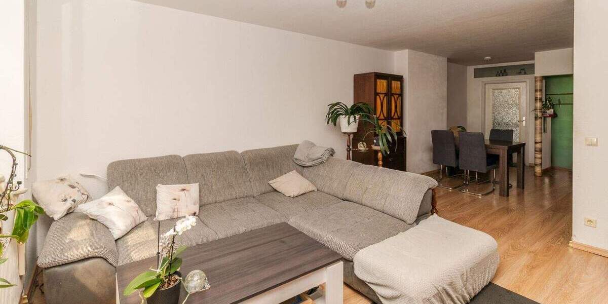 RUHIG WOHNEN, STADTNAH LEBEN Reihenhaus mit Garten, Dachterrasse und TG-Stellplatz 4 zimmer