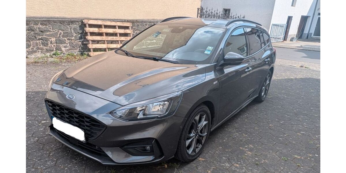 Ford Focus 105.000 km 14.599 &euro; Hungen 35410