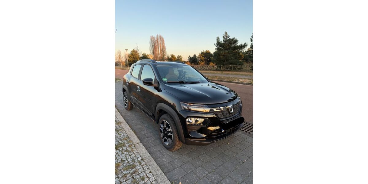 Dacia Spring 2.100 km 10.300 &euro; Berlin 12487