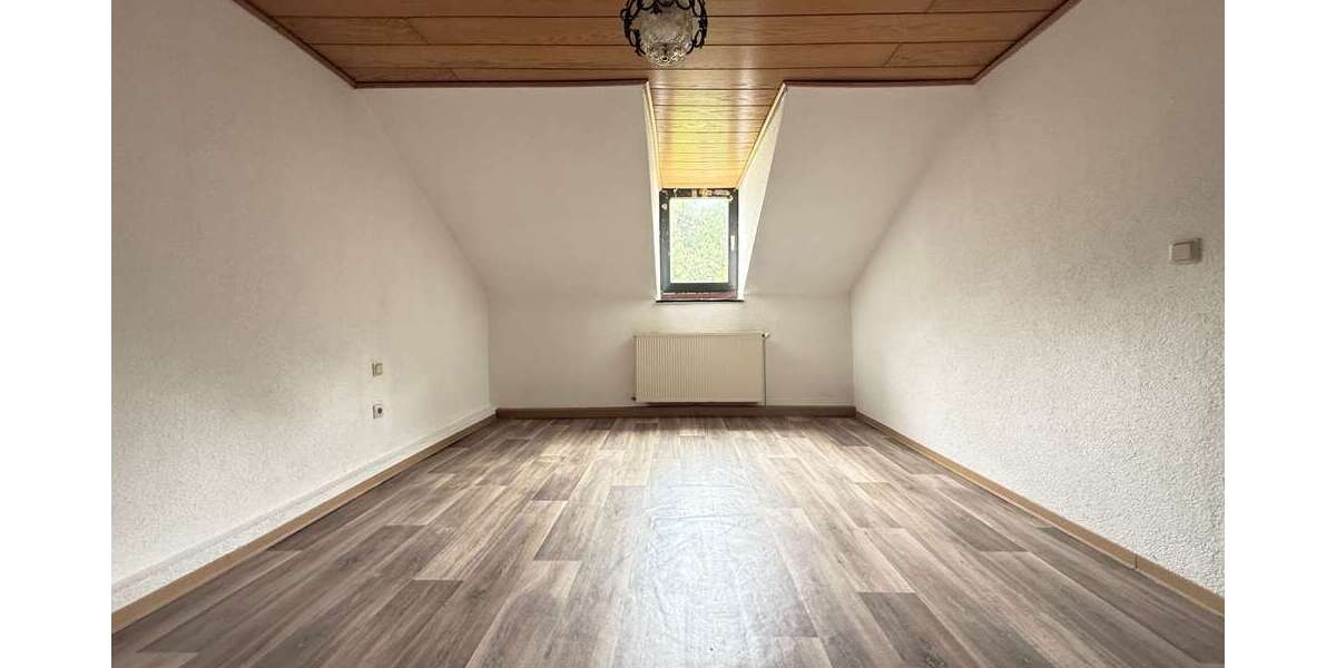 Gemütliche 3-Zimmer-Dachgeschosswohnung mit ca. 72 m² in Friedrichsthal-Bildstock - 3- Friedrichsthal | Angebot:27007927