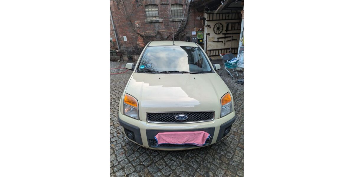 Ford Fusion 167.000 km 3.333 &euro; Fürstenwalde/Spree 15517