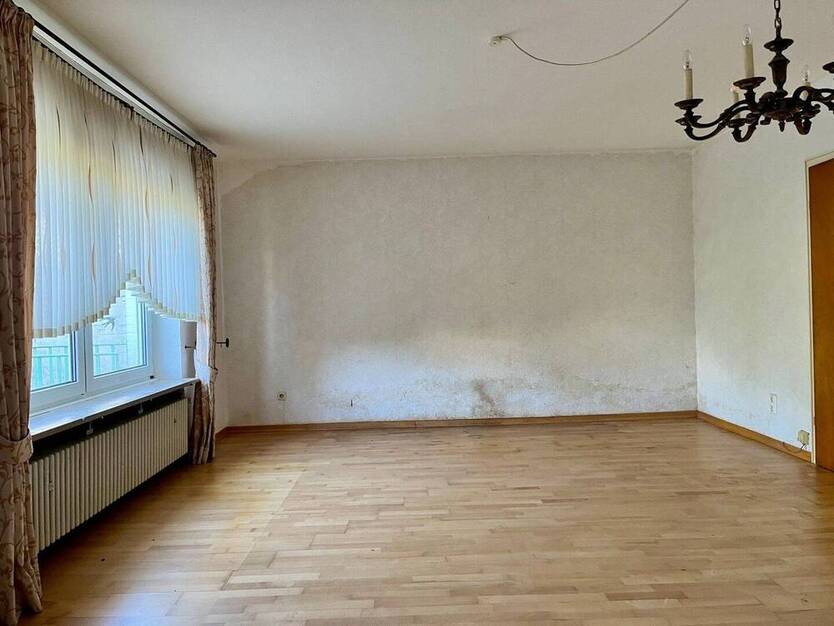 Attraktives EFH in ruhiger Lage* *sanierungsbedürftig und mit großem *Entwicklungspotenzial *