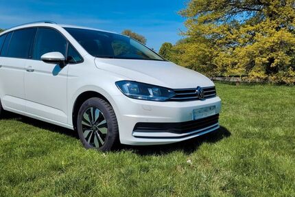 VW Touran 21.900 km 17.950 &euro; Bremen 27570