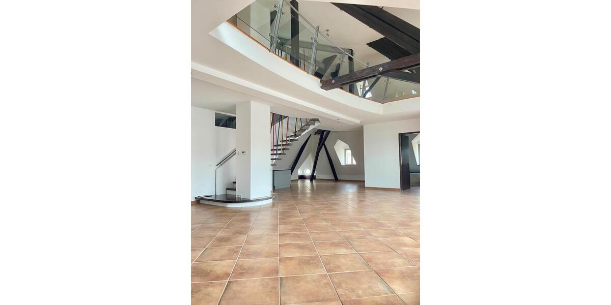 Etagenwohnung Regensburg Kumpfmühl - 4.5 Zimmer, 264 m&sup2;, 3.500&euro; | Angebot:26589423