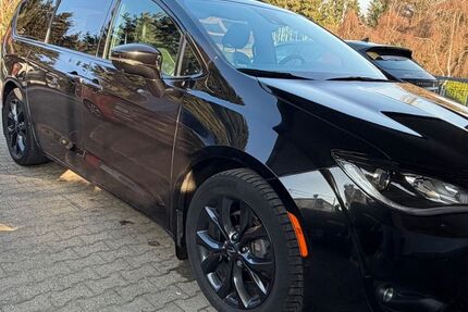 Chrysler Pacifica 100.000 km 29.999 &euro; Althütte 71566