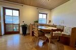GEMÜTLICH MIT EINLIEGERWOHNUNG UND GARAGE - Etagenwohnung Stiefenhofen | Angebot:27081368