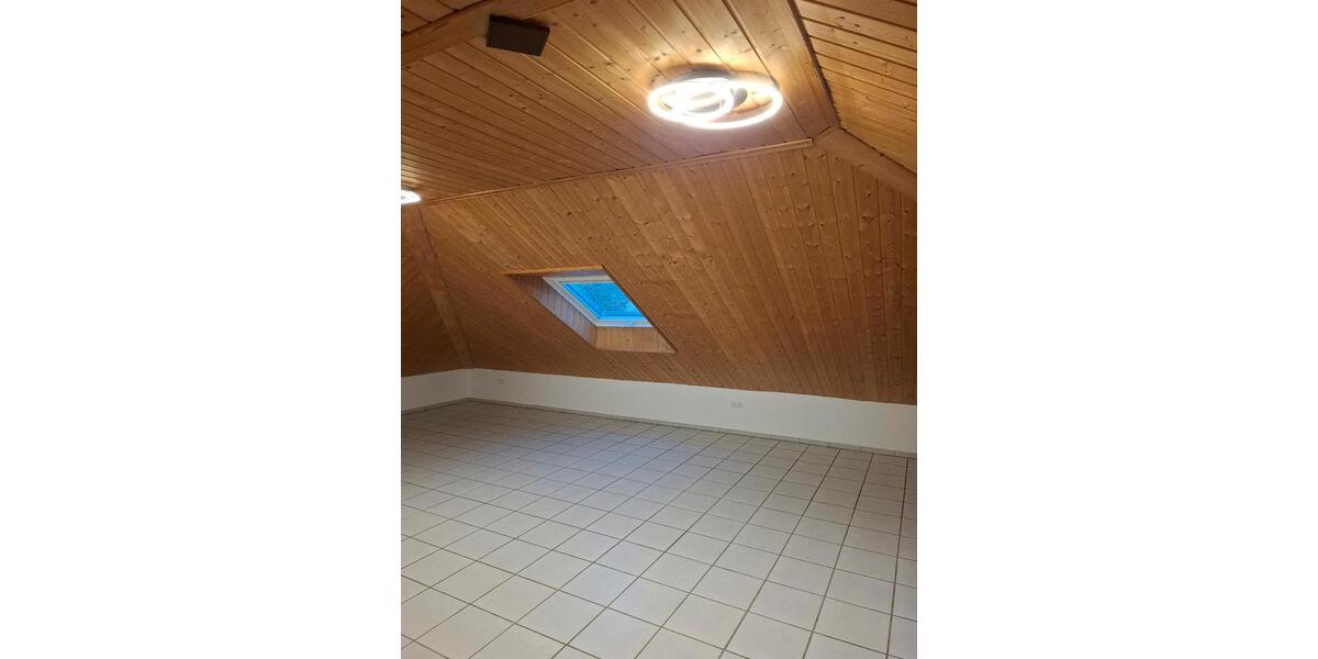 Dachgeschoßwohnung Mönchengladbach West - 2 Zimmer, 58 m&sup2;, 582&euro; | Angebot:25907531