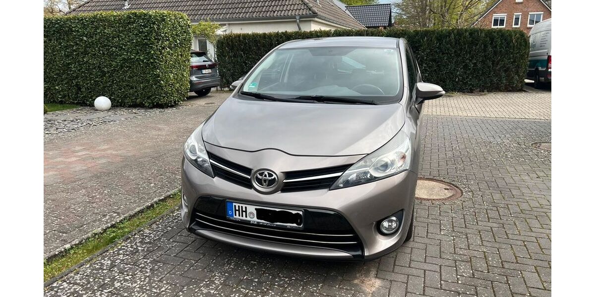 Toyota Verso 206.000 km 5.500 &euro; Hamburg 21147
