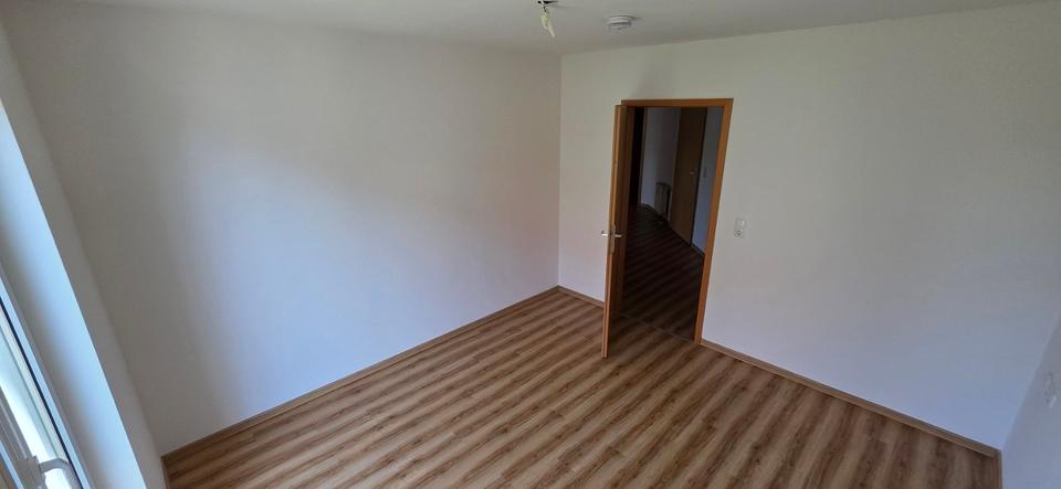 Etagenwohnung Schkeuditz - 3 Zimmer, 83 m&sup2;, 187.000&euro; | Angebot:27714165