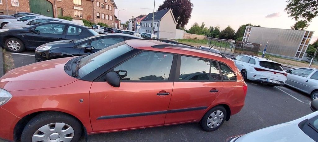Skoda Fabia 75.000 km 3.700 &euro; Düren 52353