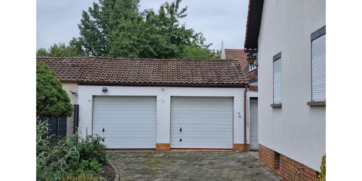 Doppelhaushälfte voll unterkellert mit Doppelgarage 2 zimmer