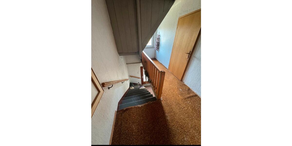 Einfamilienhaus Hohenstein-Ernstthal Ernstthal - 9 Zimmer, 140 m&sup2;, 79.000&euro; | Angebot:24615172