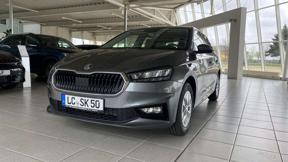 Skoda Fabia 15.000 km 16.995 &euro; Luckau 15926