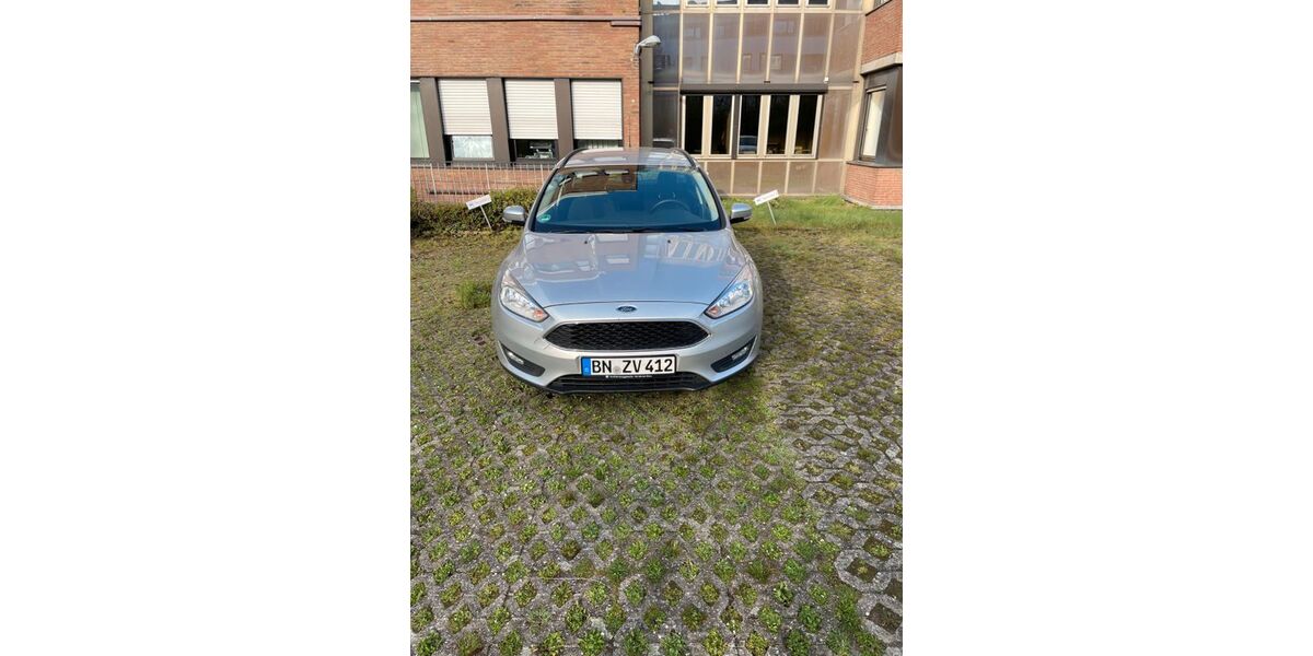 Ford Focus 52.000 km 8.900 &euro; Bonn 53129
