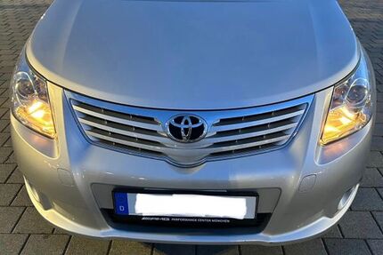 Toyota Avensis 76.600 km 7.450 &euro; München 80939