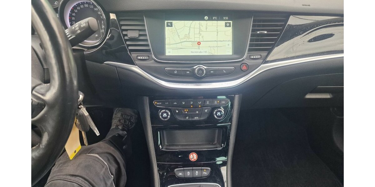 Opel Astra 1.2 Sports Tourer Klimaauto NAVI AHK LED 53.000 km 14.998 &euro; Landau 76829