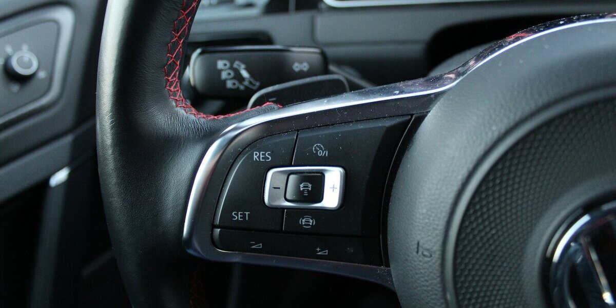 VW Golf VII GTI Performance DSG/NAVI/LED/ACC 90.985 km 20.500 &euro; Höchstenbach 57629