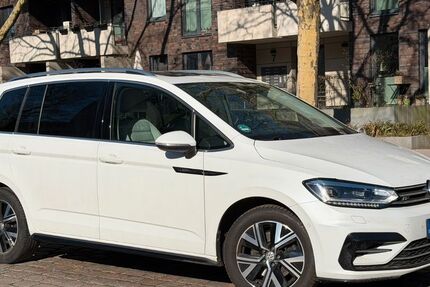 VW Touran 82.300 km 25.400 &euro; Hamburg 22305
