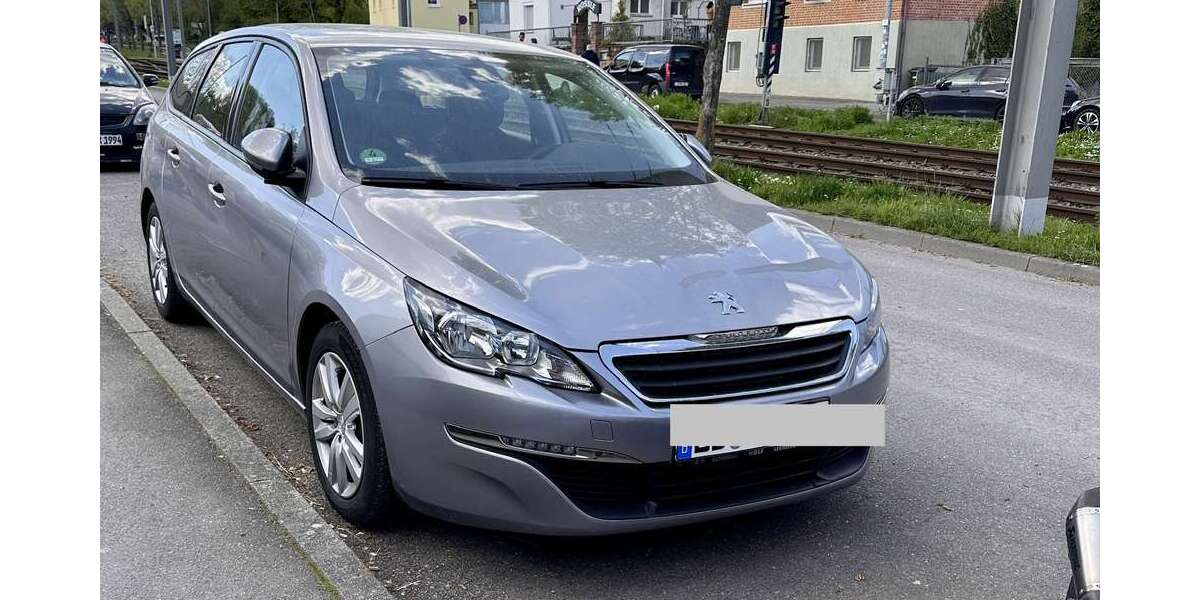 Peugeot 308 112.000 km 8.200 &euro; Stuttgart 70195