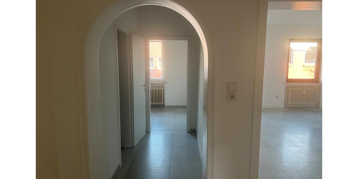 Etagenwohnung Nordenham - 4 Zimmer, 102 m&sup2;, 600&euro; | Angebot:25641830