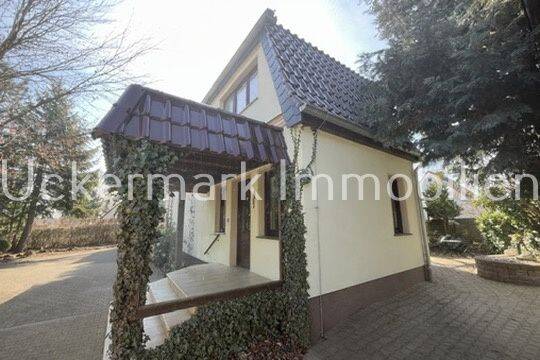 Einfamilienhaus Gramzow - 6 Zimmer, 140 m&sup2;, 320.000&euro; | Angebot:26066463