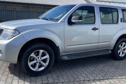 Nissan Pathfinder 228.000 km 6.950 &euro; Kiel 24113