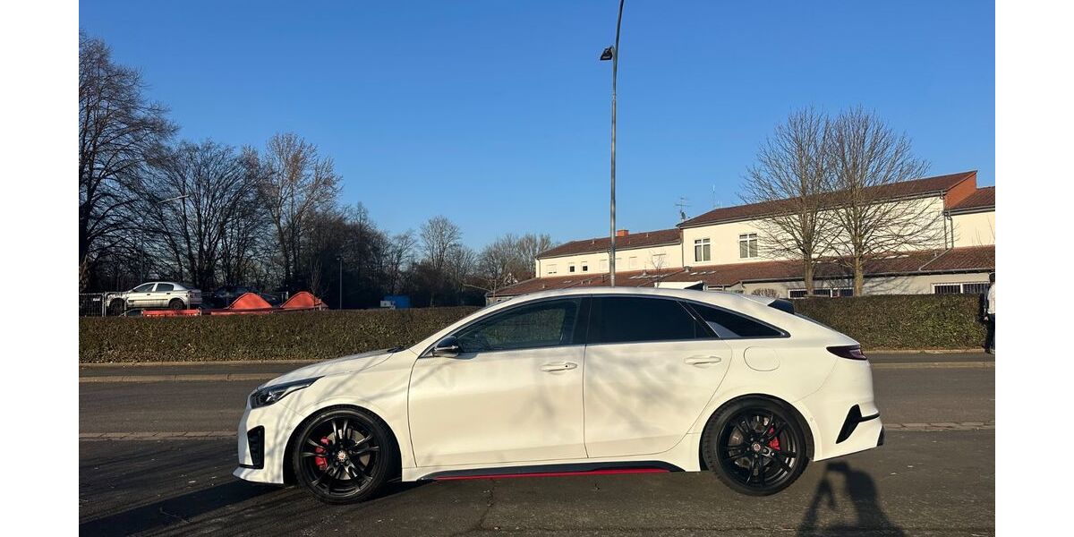 Kia pro ceed / ProCeed 99.700 km 16.900 &euro; Linden 35440