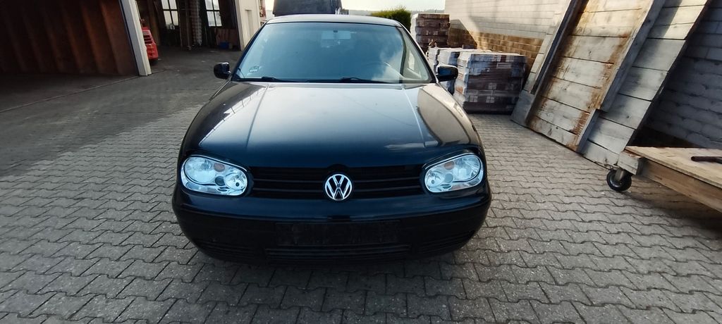 VW Golf 221.000 km 2.400 &euro; Kastellaun 56288