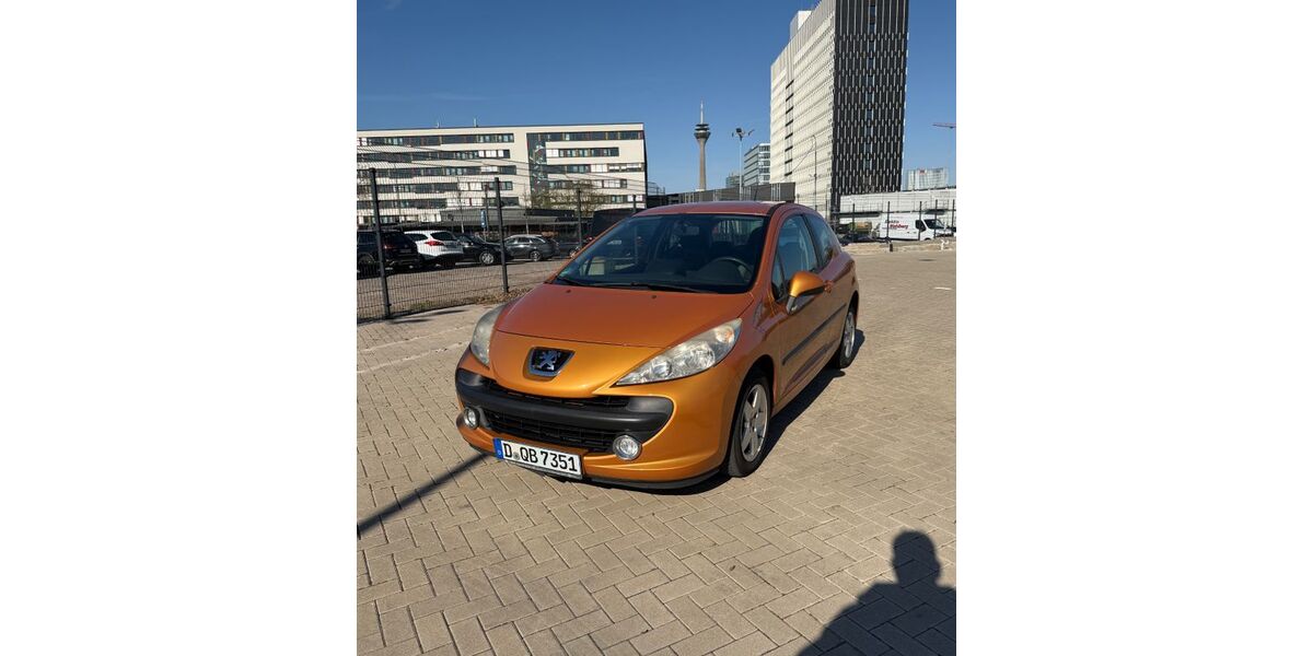 Peugeot 207 132.400 km 950 &euro; Düsseldorf 40219