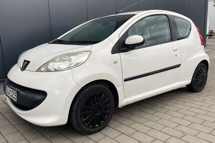 Peugeot 107 163.000 km 1.499 € Holzgerlingen 71088