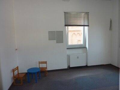 Gewerbeobjekt Weißenfels - 5 Zimmer, 105 m&sup2;, 595&euro; | Angebot:25733075